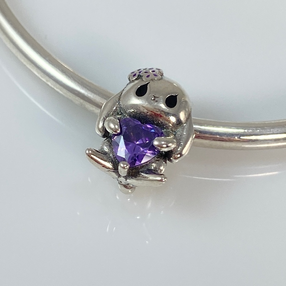 Lop-eared Rabbit with Cubic Zirconia Heart - Picture 4 of 15